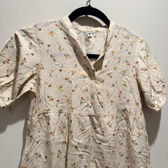 UNIQLO Kids Floral Tiered Mini Dress Puff Sleeve Cream Babydoll Boho Size 130 - Picture 2 of 5